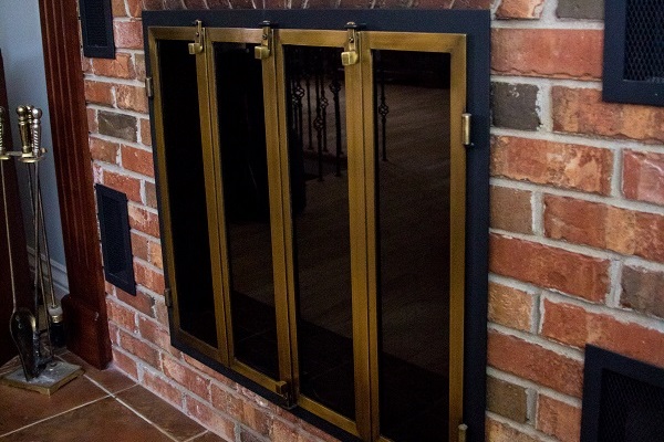 Grenier & Grenier, maçonnerie à Québec, maçonnerie, Québec, réalisations, résidentiel, salon, cheminé, mur, brique projet