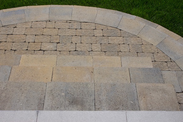 Grenier & Grenier, maçonnerie à Québec, maçonnerie, Québec, réalisations, résidentiel, marche, pierre, projet